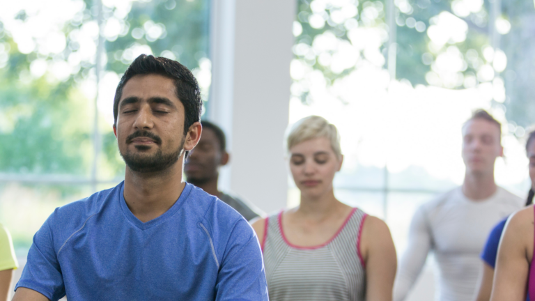 Heartfulness promove desafio global de yoga que reúne participantes de mais de 160 países