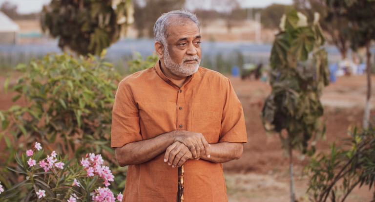 “Trate pensamentos como visitantes que não foram convidados”, ensina Daaji